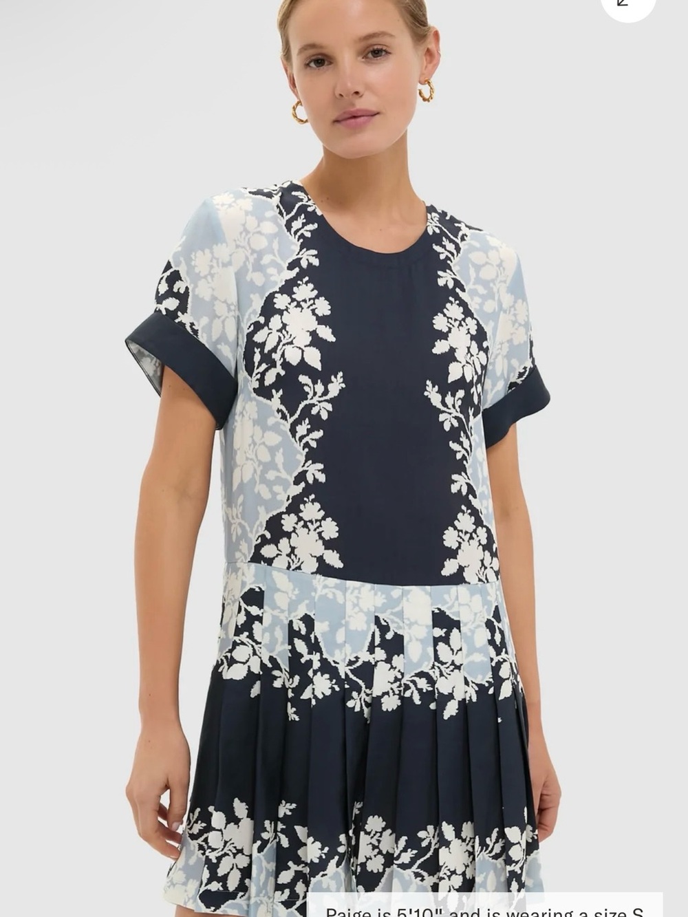 Tuckernuck womenโs size xl Floral blue fog pleated Liza dress